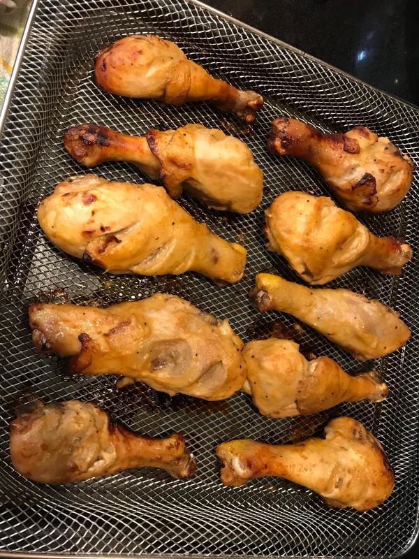 Easily fit ten chicken drumsticks
