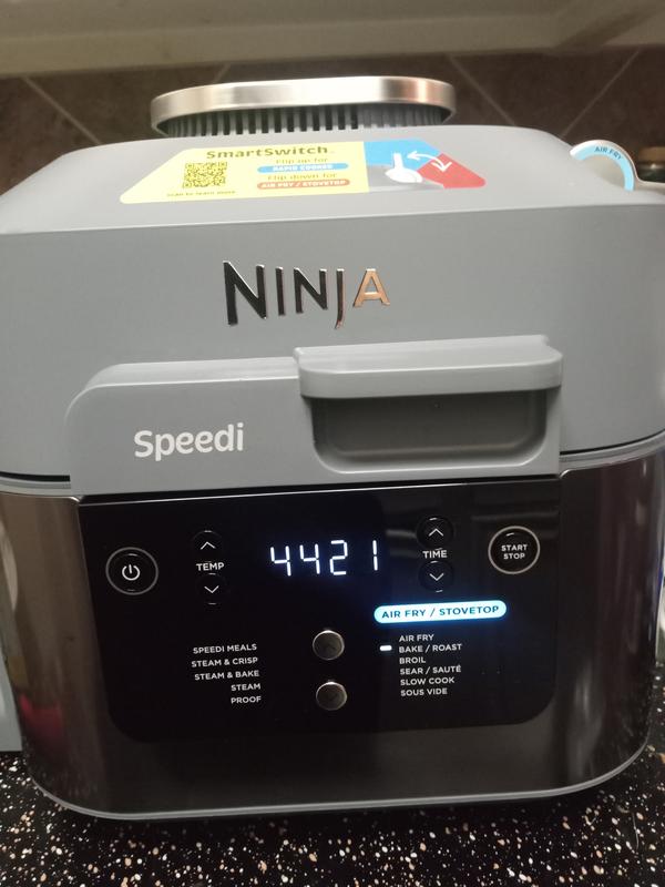 Ninja Speedi Rapid Cooker & Air Fryer SF302A, 6-Quart, 11-in-1 Functionality