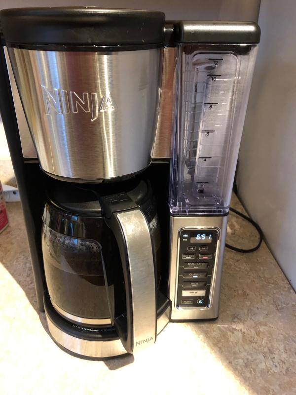 Ninja 12-Cup Programmable Coffee Maker with Classic and Rich  Brews, 60 oz. Water Reservoir, and Thermal Flavor Extraction (CE201),  Black/Stainless Steel: Home & Kitchen