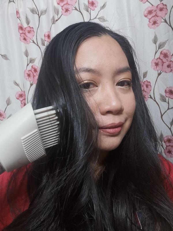 Customer photo for "Perfect for drying and styling"