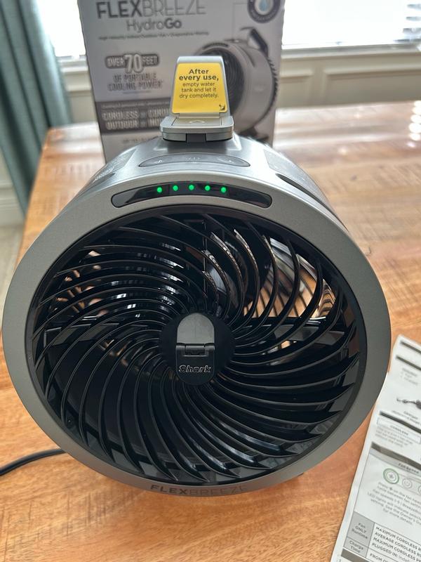 Shark FlexBreeze HydroGo FA052JGY グレー Shark™ FlexBreeze™ HydroGo™ Misting Portable Fan (Dark Gray) Shop