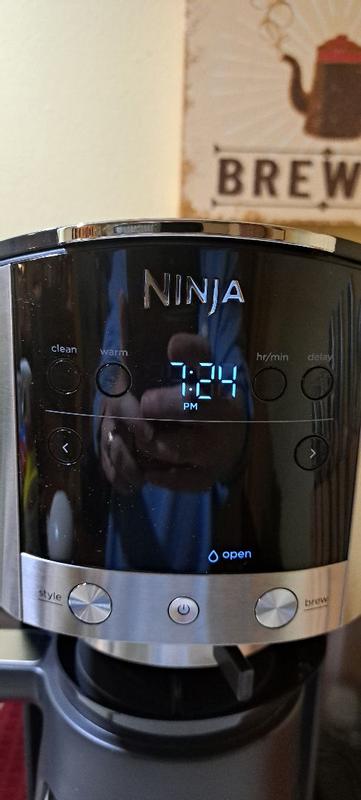 Ninja DualBrew Coffee Maker | Brew Coffee Grounds & Pods | Brew Classic, Rich, Over Ice, & Cold Brew | Brew Single-Serve Cup to Full 12-Cup Carafe | Stainless Steel | GP161 - Thumbnail 5