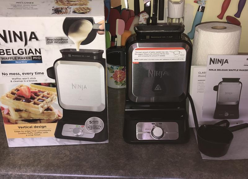 Ninja® Belgian Waffle Maker PRO NeverStick™