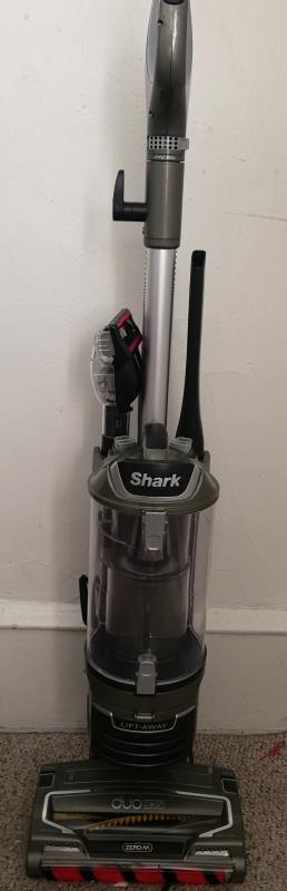 Shark rotator deals lift away pro