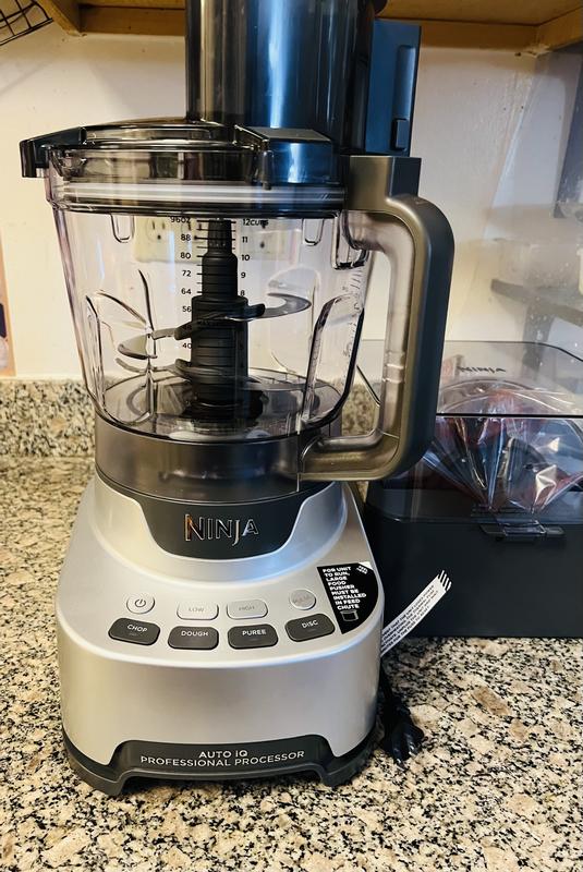  Ninja NF701 Professional XL Food Processor, 1200 Peak-Watts,  4-in-1, Chopping, Slicing/Shredding, Purees, Dough, 12-Cup Processor Bowl,  2 Blades & 2 Discs, Feed Chute/Pusher,Silver: Home & Kitchen