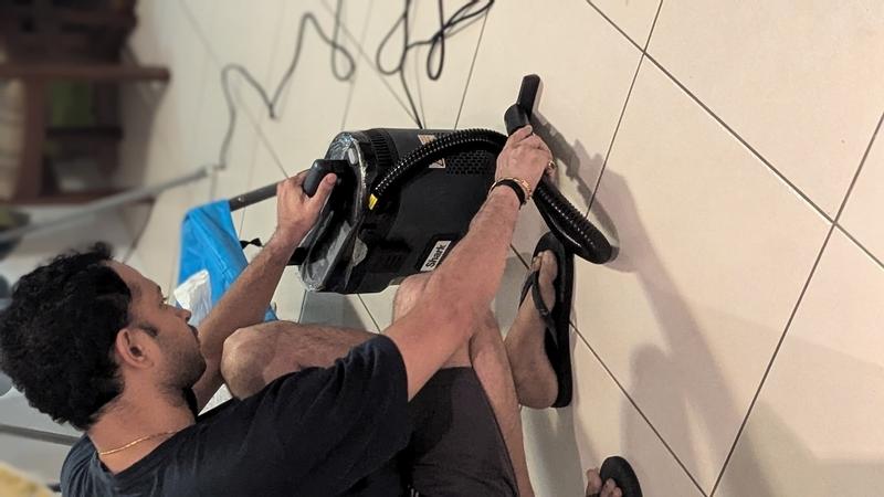 Wet floor cleaning with mess master