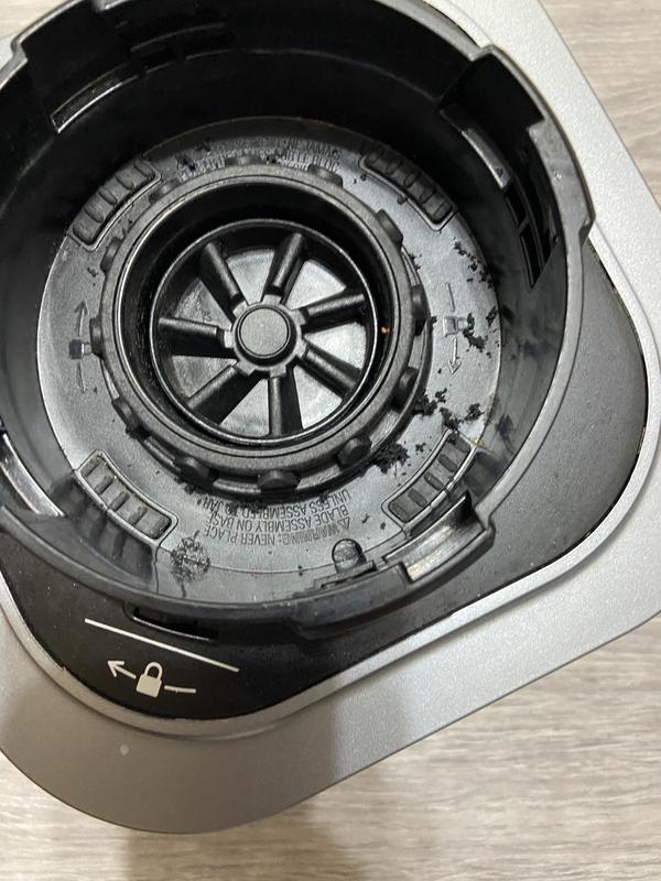 See black shavings around the centre