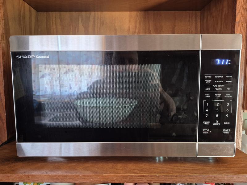 1.1 cu. ft. Mid-Size Countertop Microwave Oven | SHARP