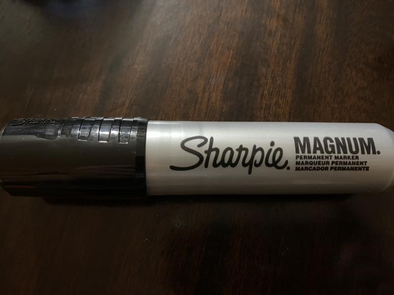 Sharpie 44001 Magnum Oversized Permanent Marker, Chisel Tip, Black