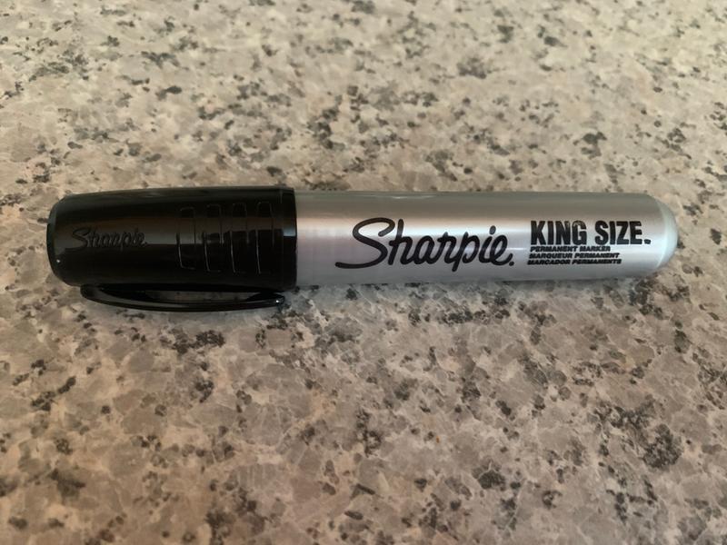 Sharpie King Size Large Chisel Tip Black Permanent Marker in the Writing  Utensils department at