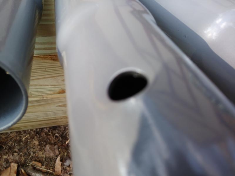Fuzzy, but the dimpleing is visible.  Yes that is enough to prevent this end to seat in the female end of the next tube.
