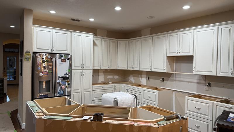 Shenandoah Edgeworth 14.562-in W x 14.5-in H Truffle Stained Maple