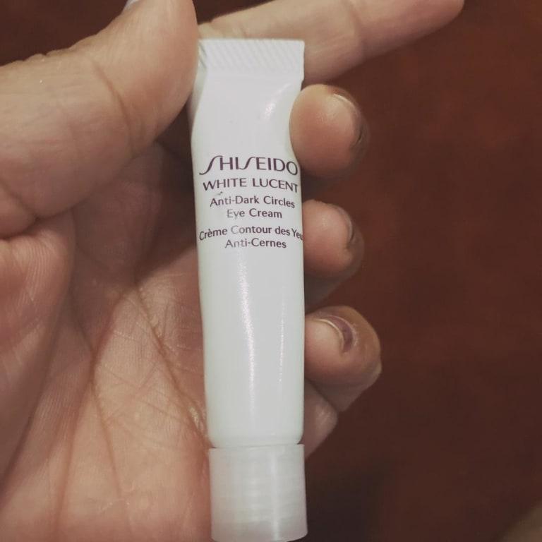 Customer photo for "great brightening eye cream"