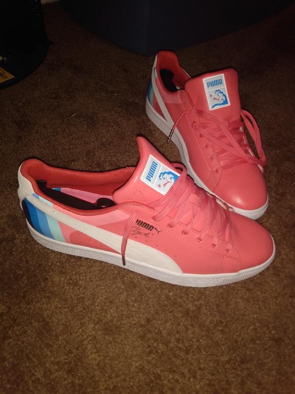 pink dolphin puma clyde