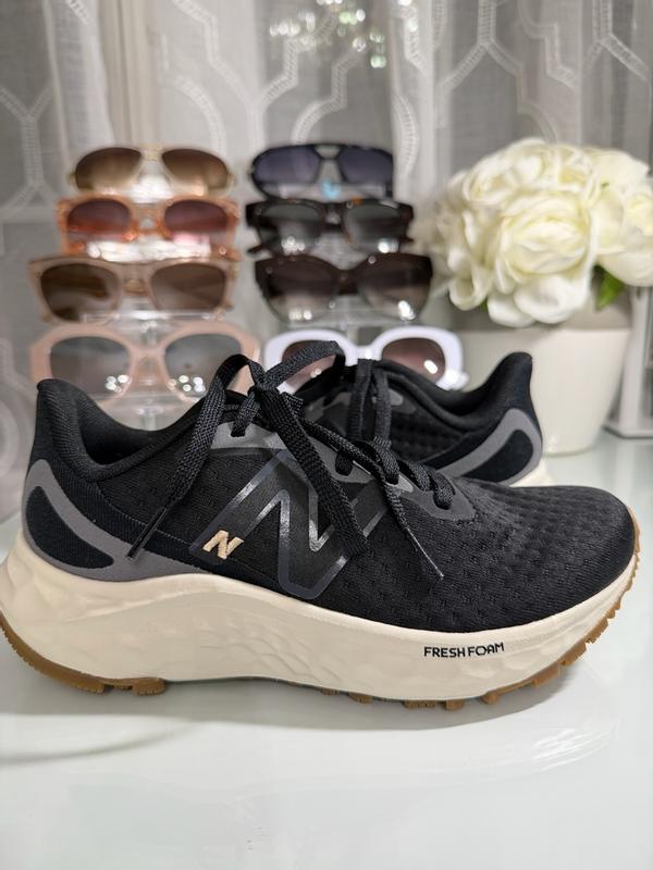Women's New Balance Arishi v4 – Black Non Slip Work Sneakers