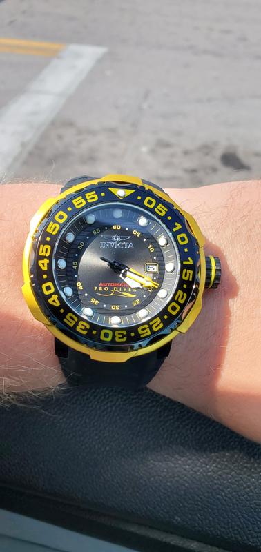 Invicta hot sale sea monster