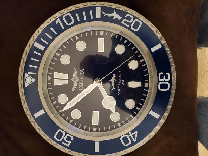 Invicta Pro Diver Master of the Oceans Quartz Magnificent 14" Wall Clock 