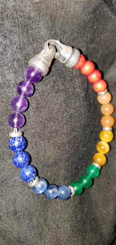 Beautiful bracelet with unwanted spaces.