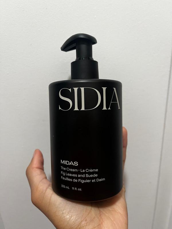 Customer photo for "Lightweight and smells great!"