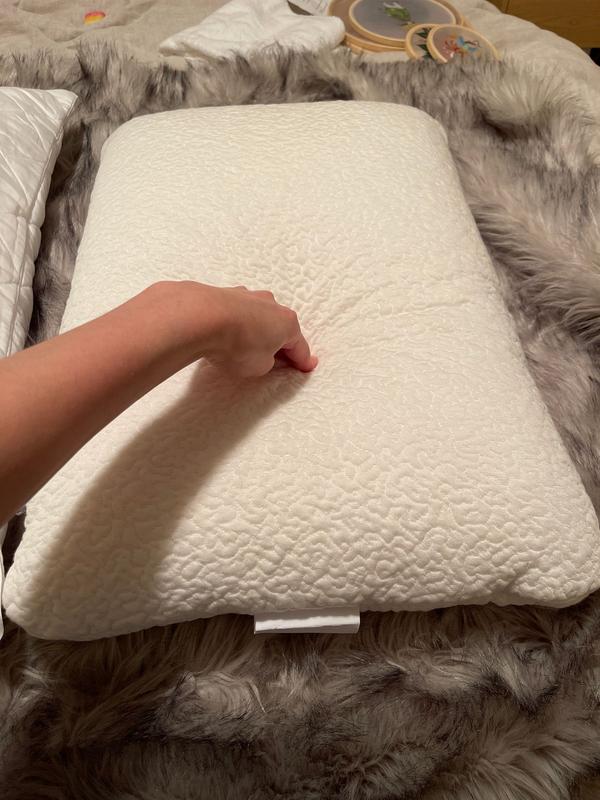 Customer photo for "Firm and bouncy pillow"
