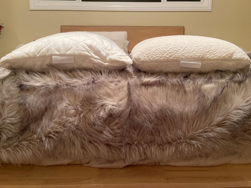 Customer photo for "Firm and bouncy pillow"