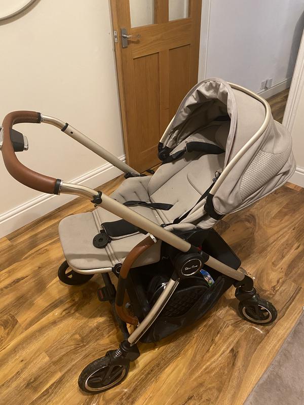 Customer photo for "Difficult o bumps, folding & hard with shopping on"