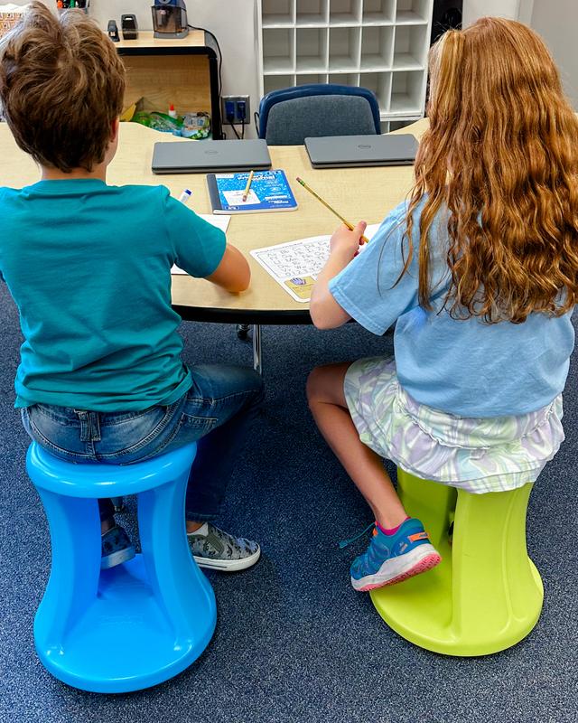 Ongo balance stool, active sitting at work/active working