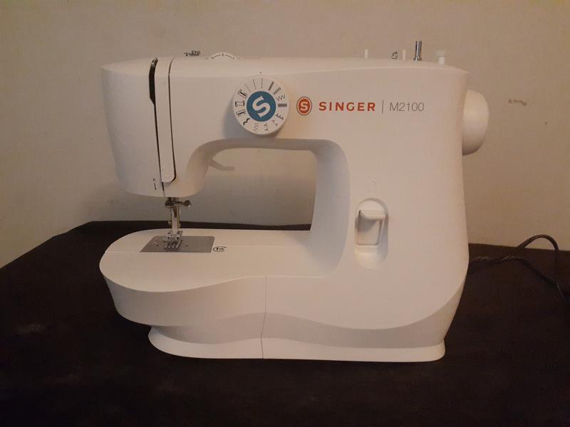 Singer M2100 Portable Sewing Machine With 63 Stitch Applications