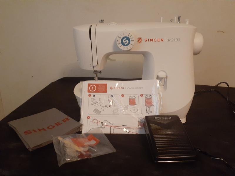 Free £30 Gift* SINGER M2105 Sewing Machine