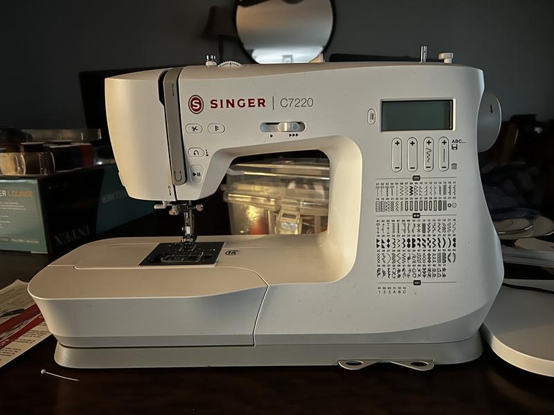 SINGER C7220 Computerized Sewing Machine