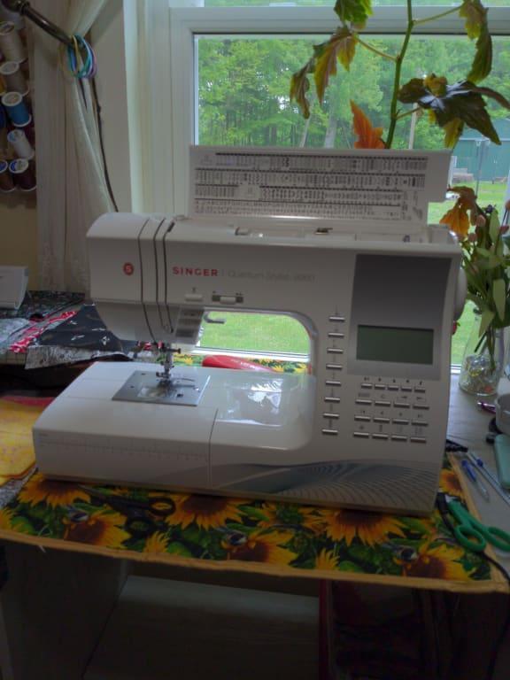 $16/mo - Finance SINGER, 9960 Sewing & Quilting Machine With Accessory  Kit, Extension Table - 1,172 Stitch Applications & Electronic Auto Pilot  Mode