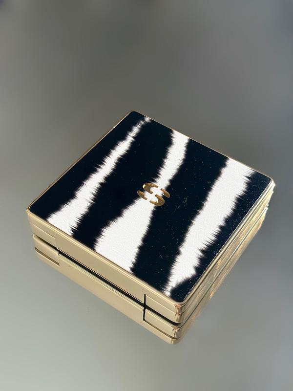 Customer carousel item 9.