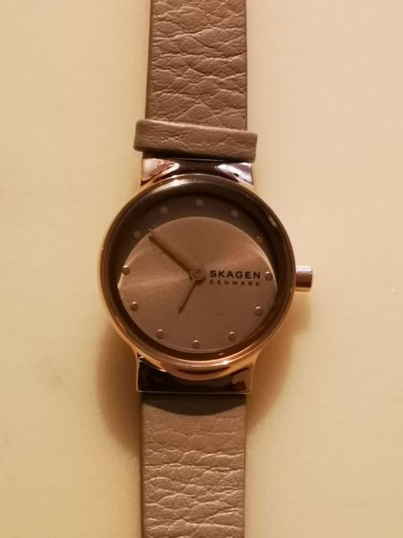 Freja Lille Two-Hand Greystone LiteHide™ Leather Watch