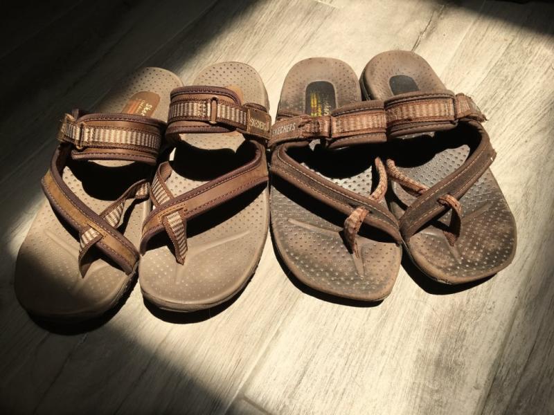 As you can see straps are in perfect shape!