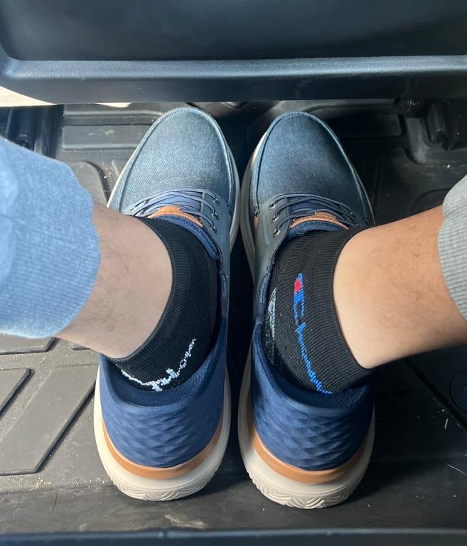 shoes look attractive but there is a minor flaw with the fitting size.