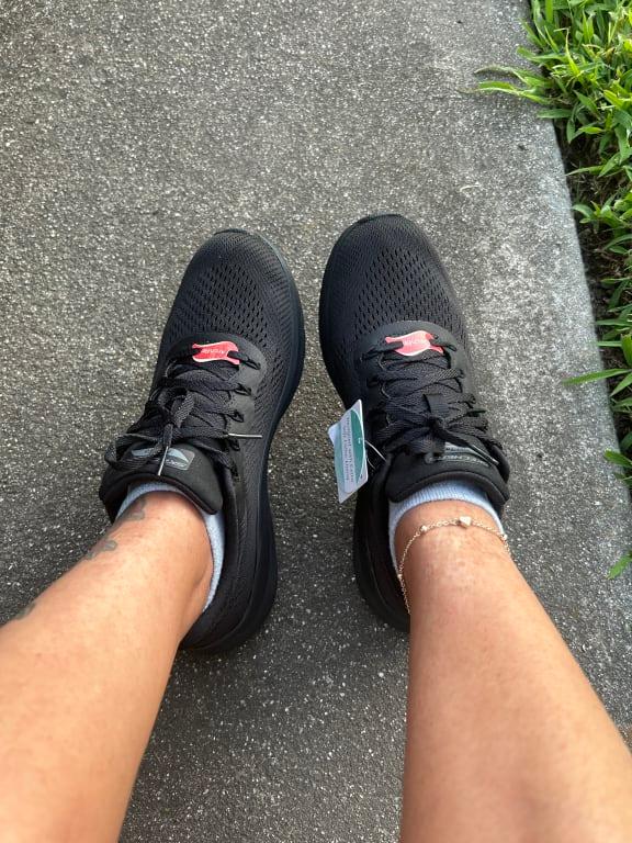 Very comfortable for someone with flat feet!