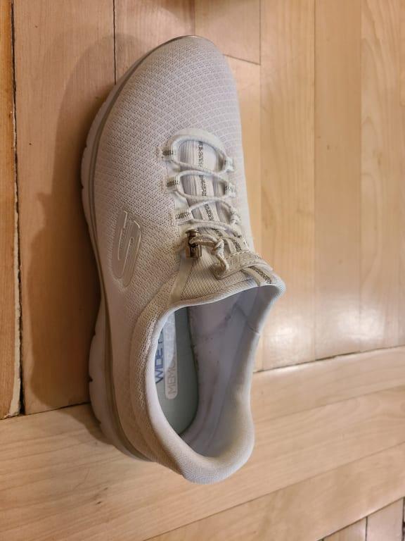 Doesn't look so good with the additional attachment to hold it at the ankle.