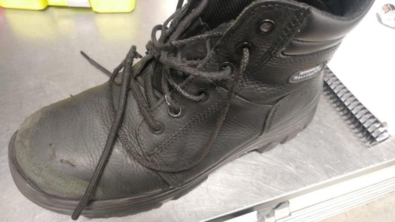 OUTSIDE AND WEAR OF LACES UNDER A YEAR