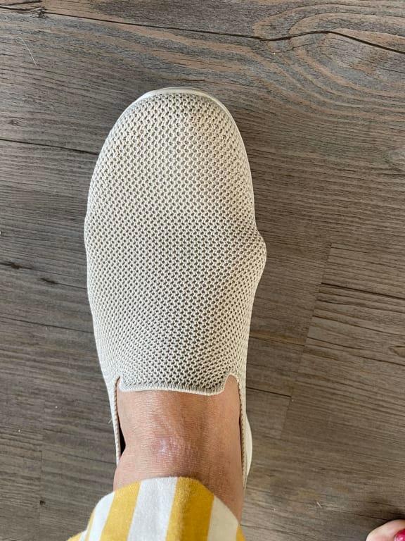 Comfy to wear with bunions and curved toes! LOVE!