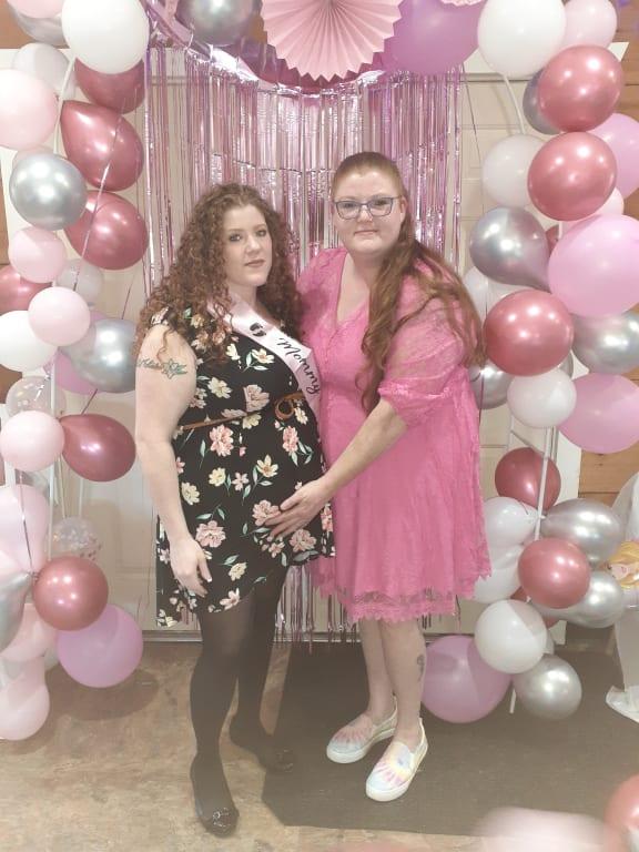 I'm in the pink dress with the awesome sketchers on my feet!