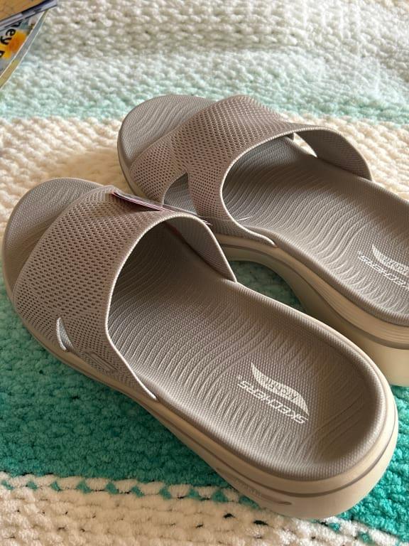 Skechers arch fit. Machine washable