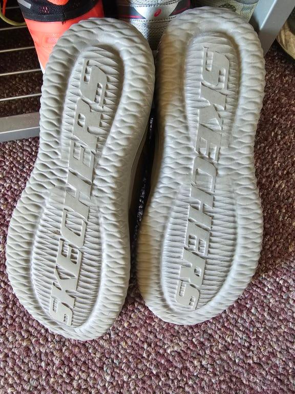 Bottom of shoes feel almost plastic