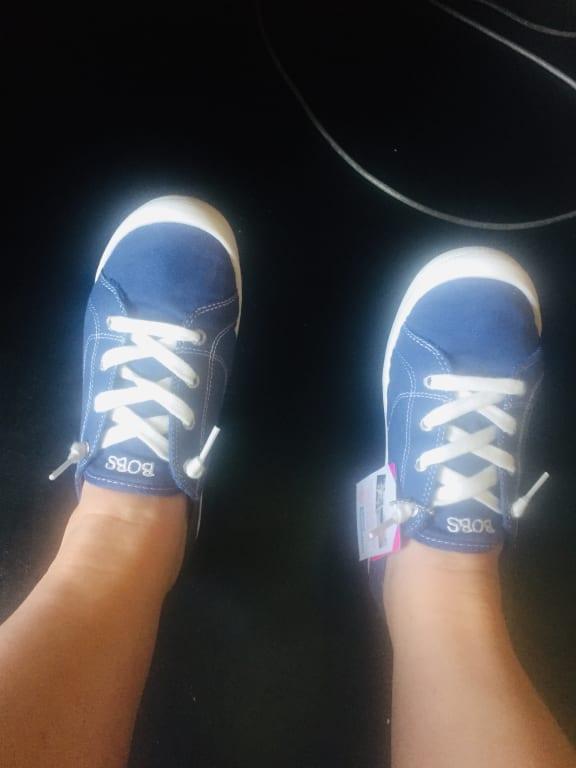 Cute and Comfortable... just wrong color. Ordered Black.