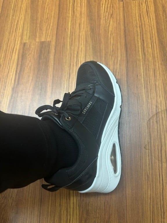 ◆SKECHERS◆ Women's Uno Wedge Slip-Ins SC0WFCFX151 Amazon.com | SKECHERS Women's UNO Wedge-Kickin' Knit Hands