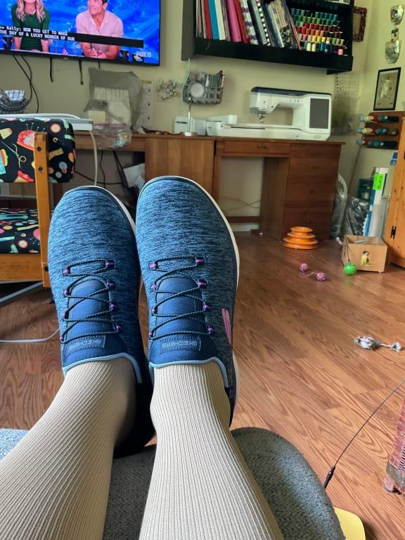 Sumiページ Skechers Slip-ins Summits Bungee Sneaker- Dazzling Haze