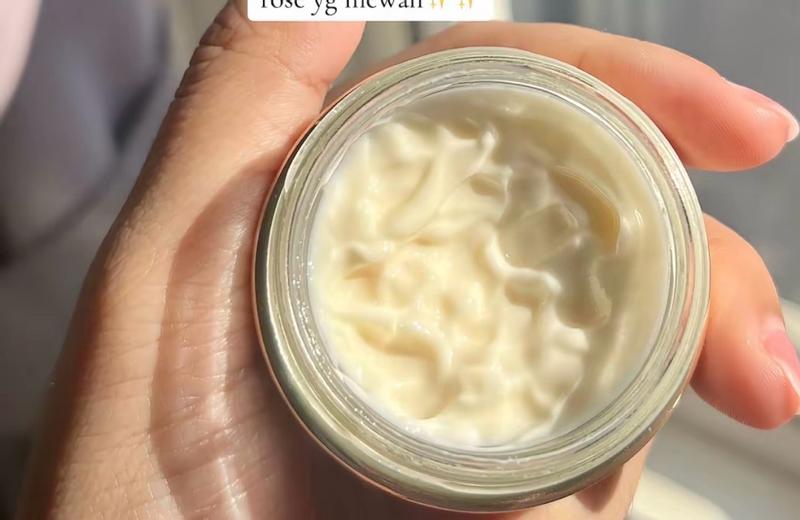 Customer carousel item 3.