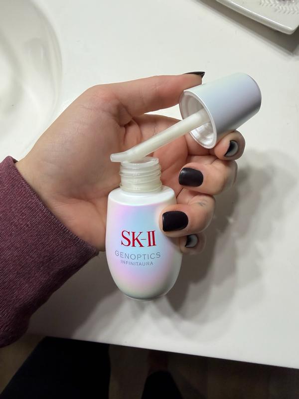 美容液 SK-II GENOPTICS ULTRAURA ESSENCE COFFRET GenOptics InfinitAura Serum | SK-II US