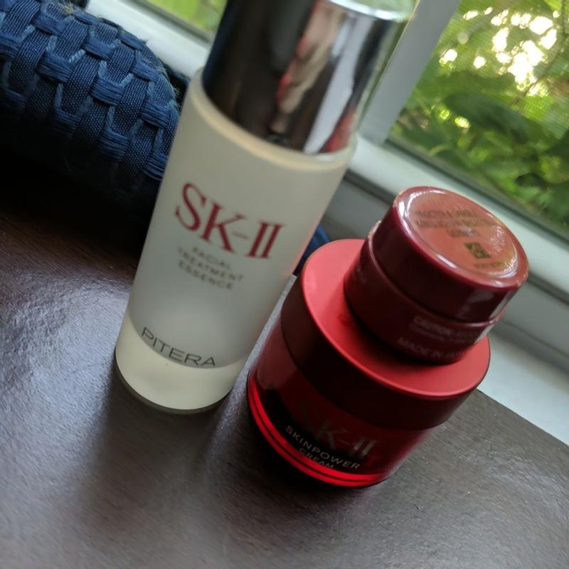 Facial Treatment Essence: Hydrating Serum | SK-II US