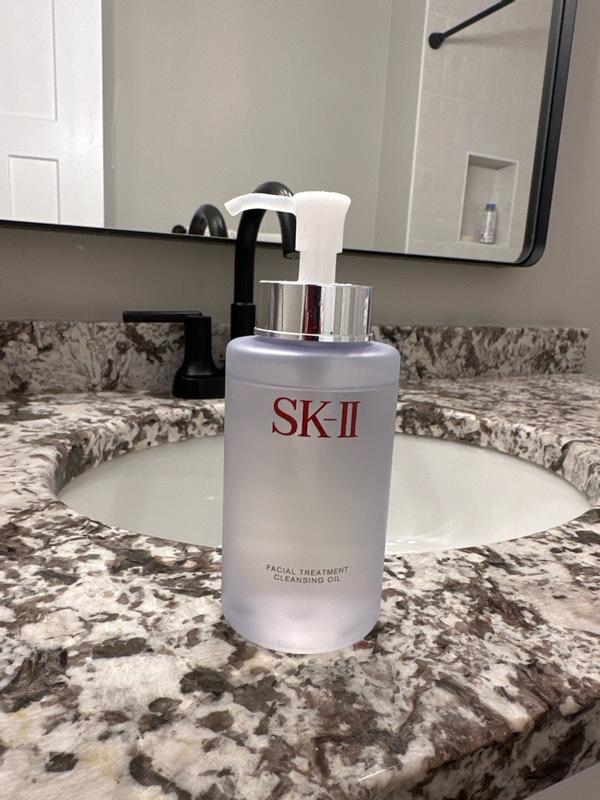 Facial Treatment Cleansing Oil - Gentle Makeup Remover | SK-II US