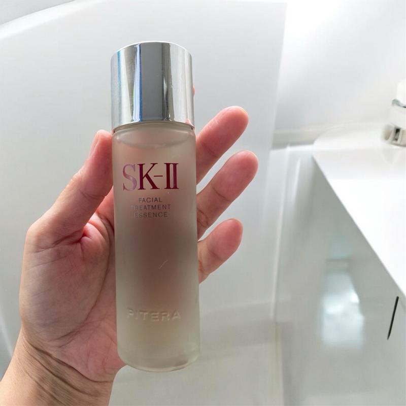 Facial Treatment Essence with 90% PITERA™